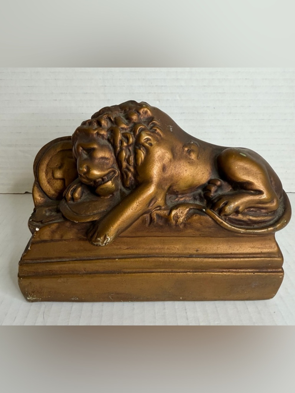 Vtg heavy Chalkware bookend replica Monument dying Lion of Lucerne Switzerland